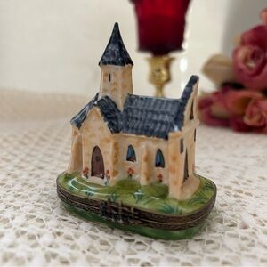 Hand painted Limoges France church trinket box